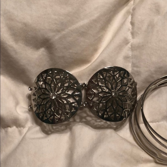 2 silver bracelets - Picture 2 of 4